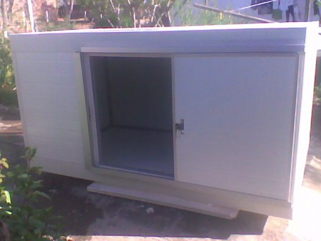 Furgón con puerta corrediza
